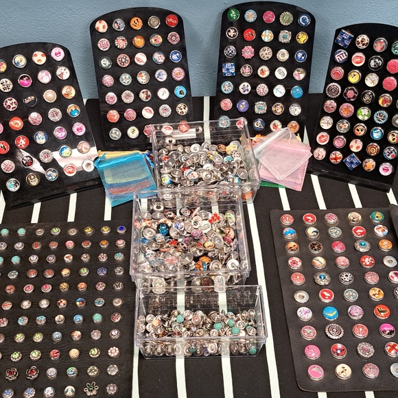 Assorted Cell Phone Accessories Set
